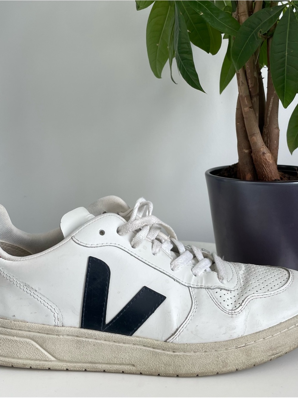 Men Size 11 Veja V-10 Leather White Nautico Pekin Red Blue Shoes